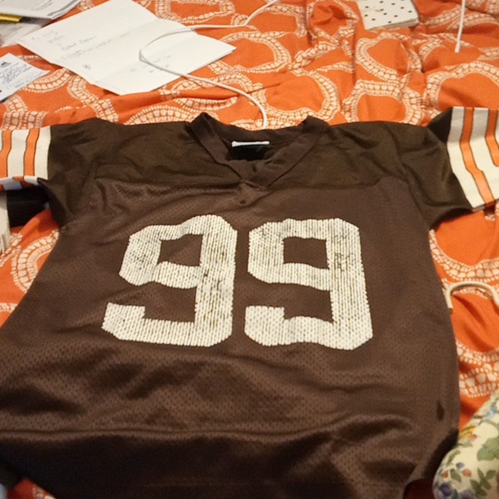 Logo athletic medium size 10 to 12 kids or ladies small